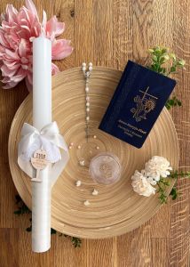 Zestaw na Pierwszą Komunię - świeca personalizowana, różaniec w etui i modlitewnik, okapnik GRATIS