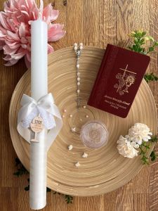 Zestaw na Pierwszą Komunię - świeca personalizowana, różaniec w etui i modlitewnik, okapnik GRATIS