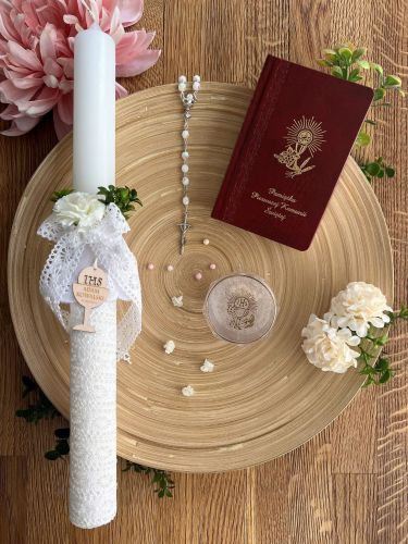 Zestaw na Pierwszą Komunię - świeca personalizowana, różaniec w etui i modlitewnik, okapnik GRATIS
