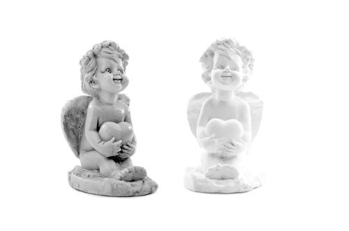 Aniołek z serduszkiem gipsowy 9 cm