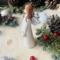 Aniołek z wiankiem figurka 15 cm