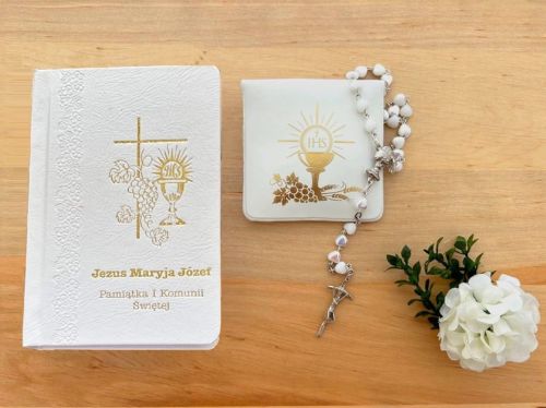 Zestaw komunijny - różaniec serduszka w etui i modlitewnik