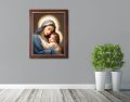 Obraz religijny na płótnie Matka Boża z Dzieciątkiem Jezus - rama drewniana ze złotym paskiem
