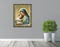 Obraz religijny na płótnie Matka Boża z Dzieciątkiem Jezus - rama z ornamentem